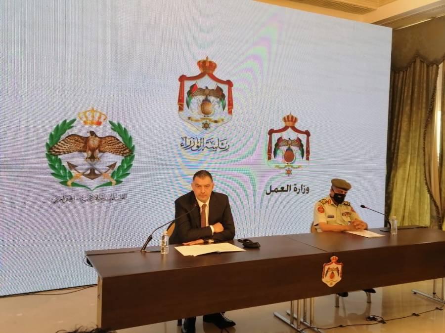 وزير العمل نضال البطانية يوضح تفاصيل إعادة خدمة العلم