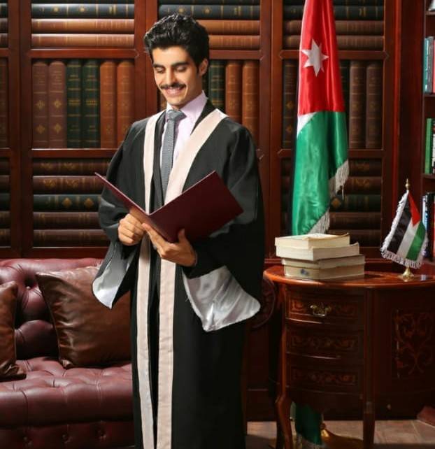 تهنئة للعقيد المتقاعد عبدالله بركات الخريشا نجاح نجليه من جامعه البلقاء التطبيقية