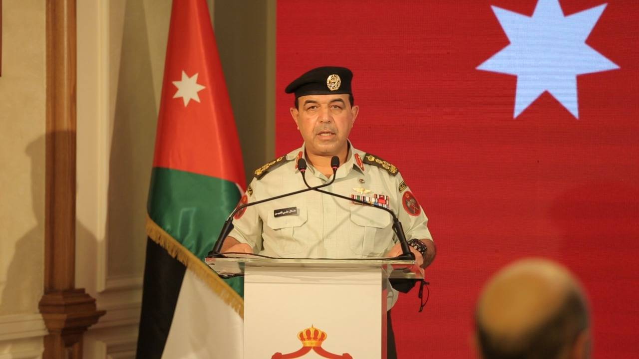 رئيس الوزراء يرعى توقيع مذكرة تفاهم بين وزارة العمل والقوات المسلحة لاعادة تفعيل خدمة العلم 