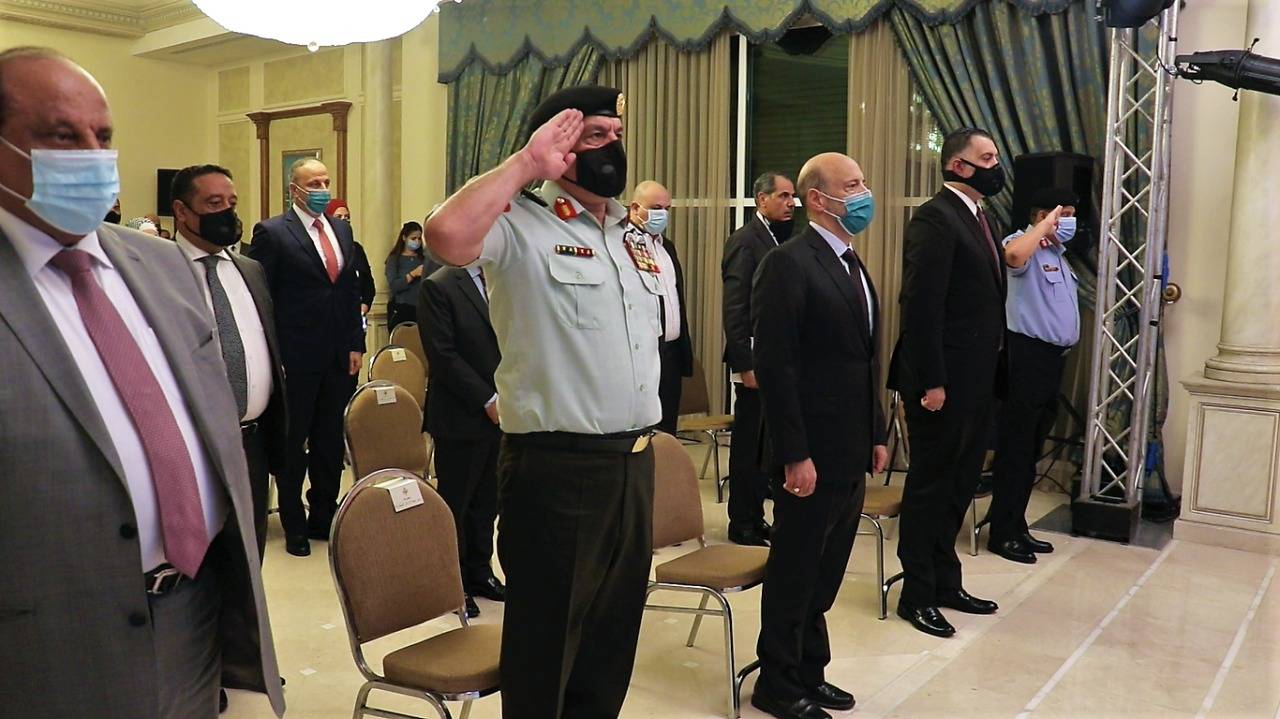 رئيس الوزراء يرعى توقيع مذكرة تفاهم بين وزارة العمل والقوات المسلحة لاعادة تفعيل خدمة العلم 