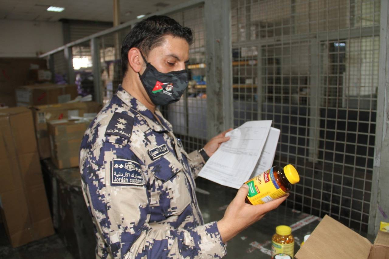 مركز جمرك مطار التخليص ينجز مليون وتسعمائة الف بوليصة طرد بريدي