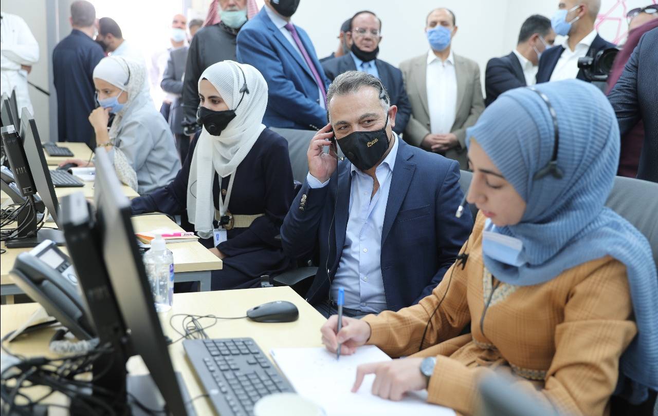 وزير التخطيط والتعاون الدولي يفتتح مشروع مركز اتصال زين لخدمات الزبائن في معان