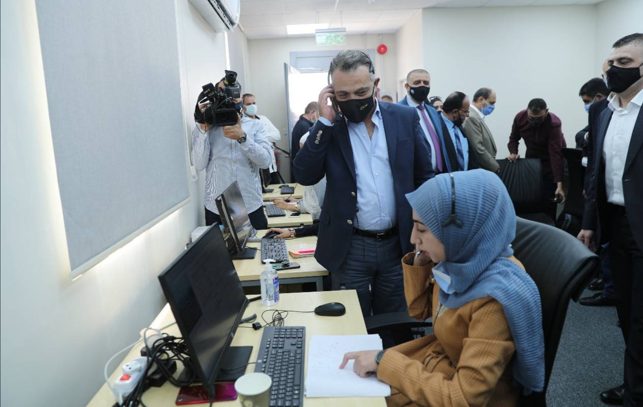 وزير التخطيط والتعاون الدولي يفتتح مشروع مركز اتصال زين لخدمات الزبائن في معان