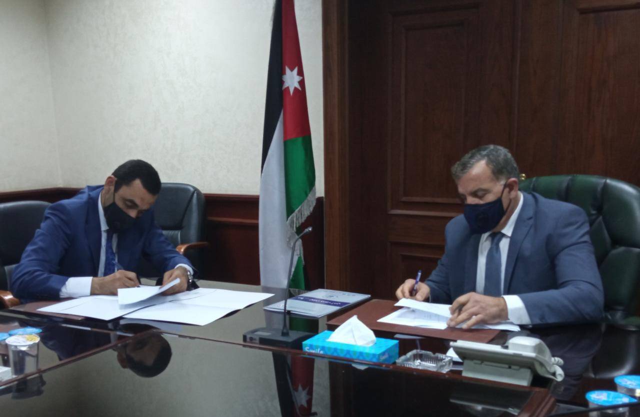 وزير الصحة يوقع مذكرة تفاهم مع الغذاء والدواء لتنظيم مراقبة الغذاء والدواء والاجهزة الطبية ومواد التجميل