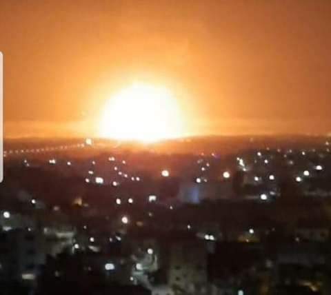 مصدر عسكري : انفجاراً وقع فجر اليوم الجمعة في أحد مستودعات الذخائر قيد التفكيك القريبة من مدينة الزرقاء