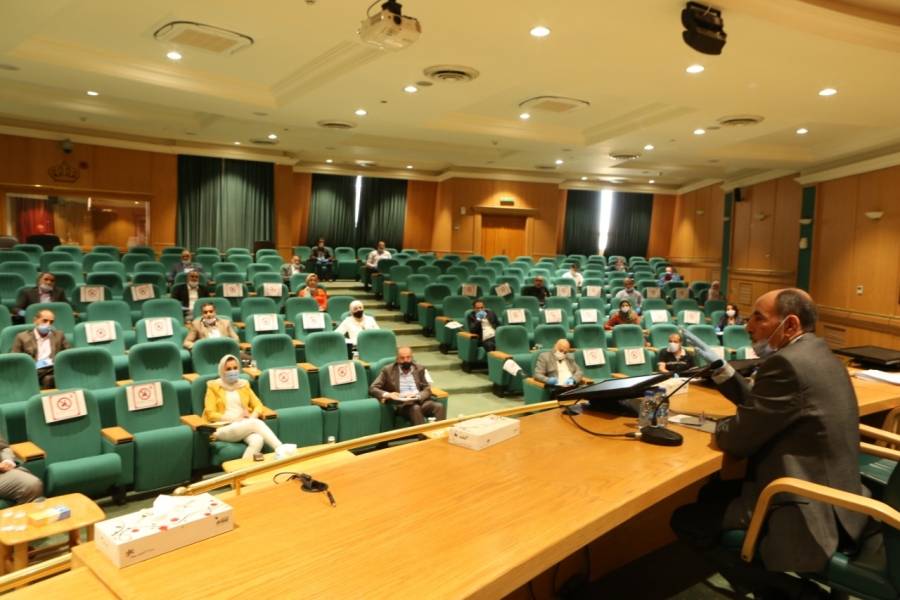 العموش يلتقي مدراء الأشغال ويبحث معهم خطة طوارئ الشتاء واستدامة العمل وفق المصفوفة الحكومية لمواجهة كورونا