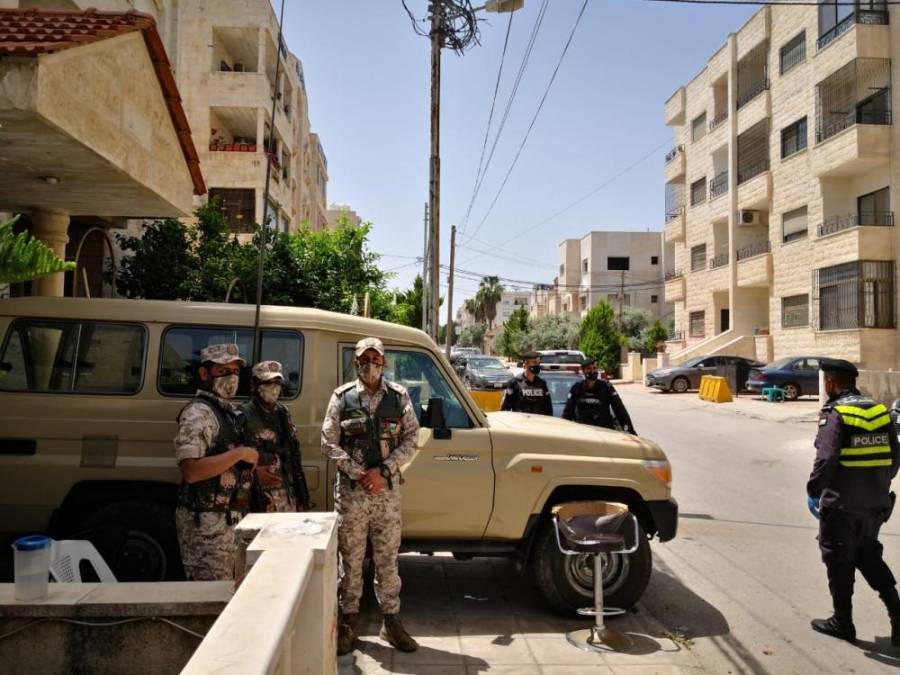 جرش: عزل بناية بعد إصابة أحد قاطنيها بفيروس كورونا