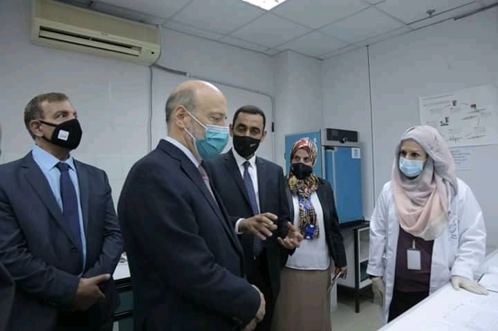 الرزاز : الحكومة لن تتساهل مطلقا مع أية تجاوزات من شأنها الاضرار بصحة المواطن وسلامة غذائه ودوائه