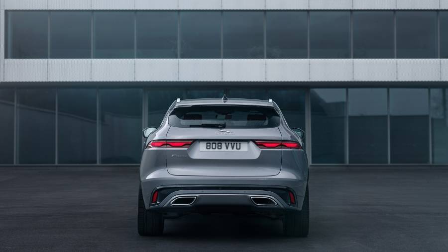 جاكوار FPACE الجديدة: فخامة، اتصالات، وطاقة كهربائية