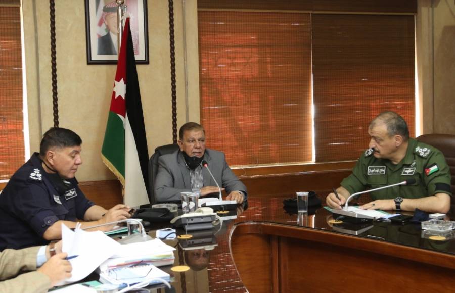 محافظ العاصمة يرأس اجتماع لجنة الدفاع المدني