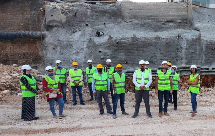 وفد هندسي يطلع على اعمال التدعيم وسلامة الحفريات في مشروع الباص السريع