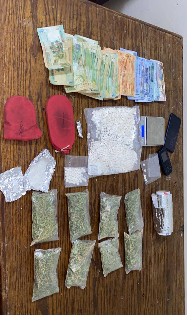 مكافحة المخدرات تتعامل مع 11 قضية لترويج المواد المخدرة منذ بداية الاسبوع وتلقي القبض على 22 شخصاً .. تفاصيل