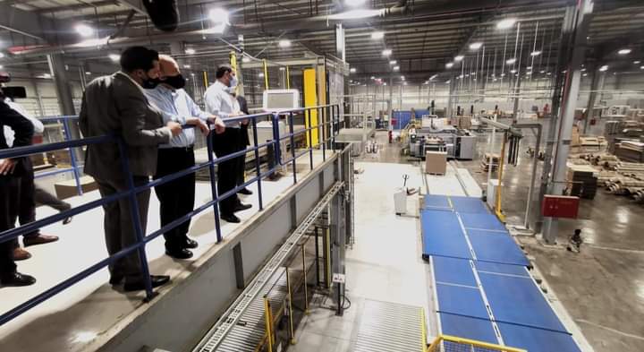 رئيس الوزراء يتفقد سير العمل والإنتاج في عدد من الاستثمارات الصناعية في مدينة الموقر التنموية