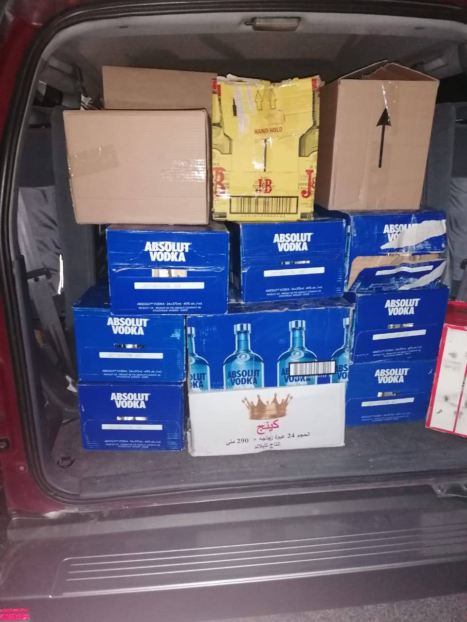 الجمارك تحبط تهريب مشروبات كحولية