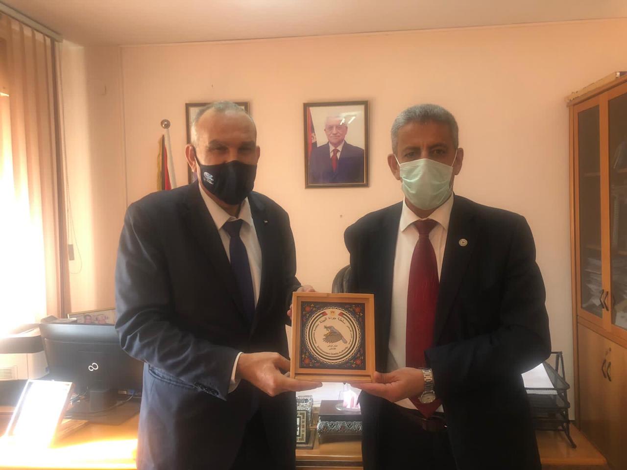 فلسطين : المطور يبحث مع وزير الاتصالات عدد من القضايا المشتركة 