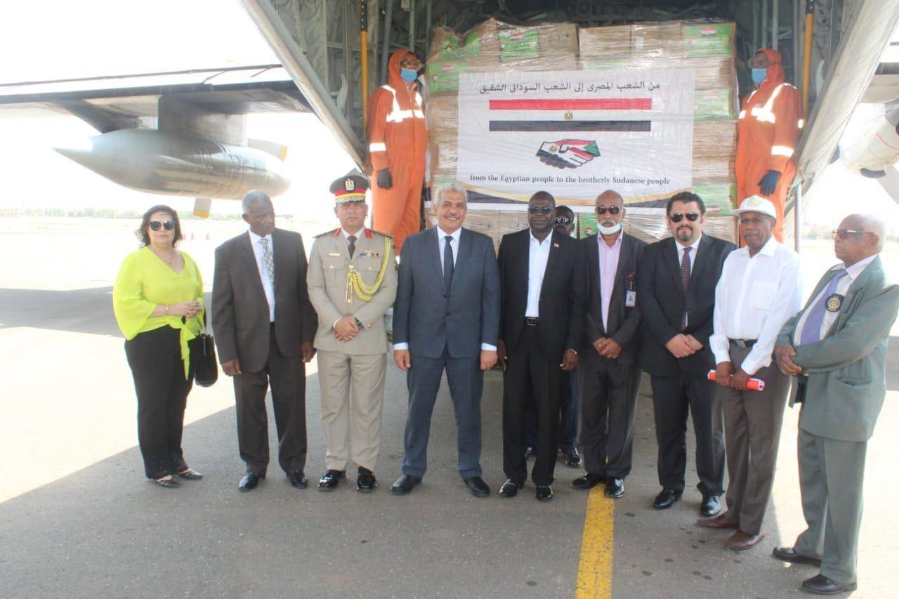 للمرة الثانية خلال شهر .. روتاري مصر ترسل 6 طن مواد طبية وغذائية لمنكوبي فيضان السودان