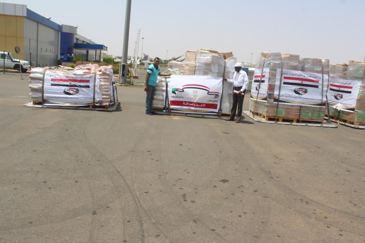 للمرة الثانية خلال شهر .. روتاري مصر ترسل 6 طن مواد طبية وغذائية لمنكوبي فيضان السودان