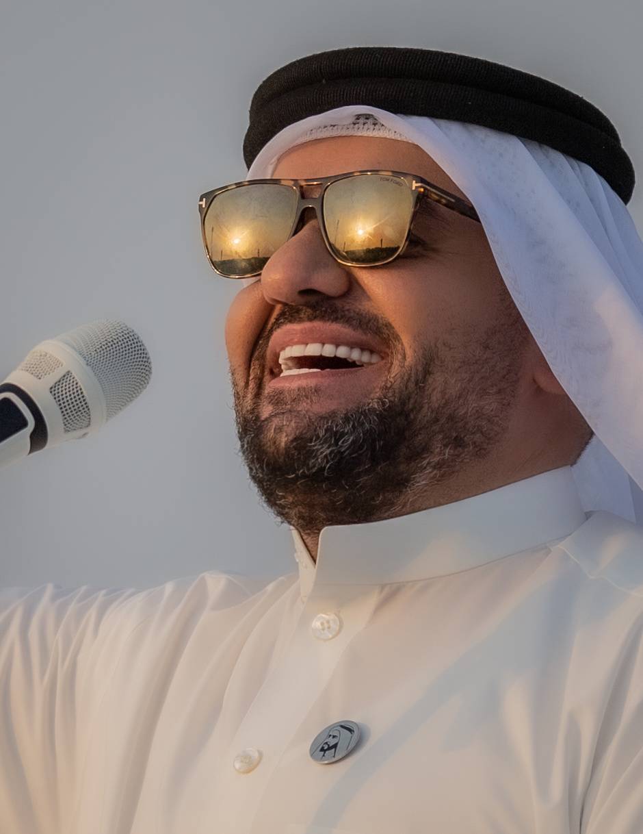 حسین الجسمي یحتفل بالیوم الوطني السعودي الـ 90 على شاطىء  الرأس الأبیض