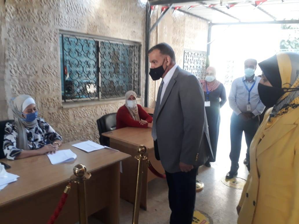 وزير الصحة يجري زيارة تفقدية الى إدارة التأمين الصحي ويوعز للاسراع بربط خدمات التأمين واتمتتها