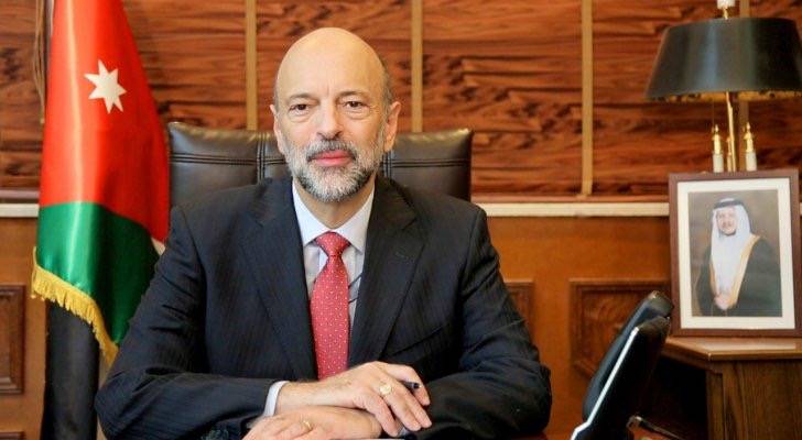 رئيس الوزراء الدكتور عمر الرزاز الجهود التي يقومون بها نشامى الأمن العام  مصدر فخر لكل  الأردنيين.