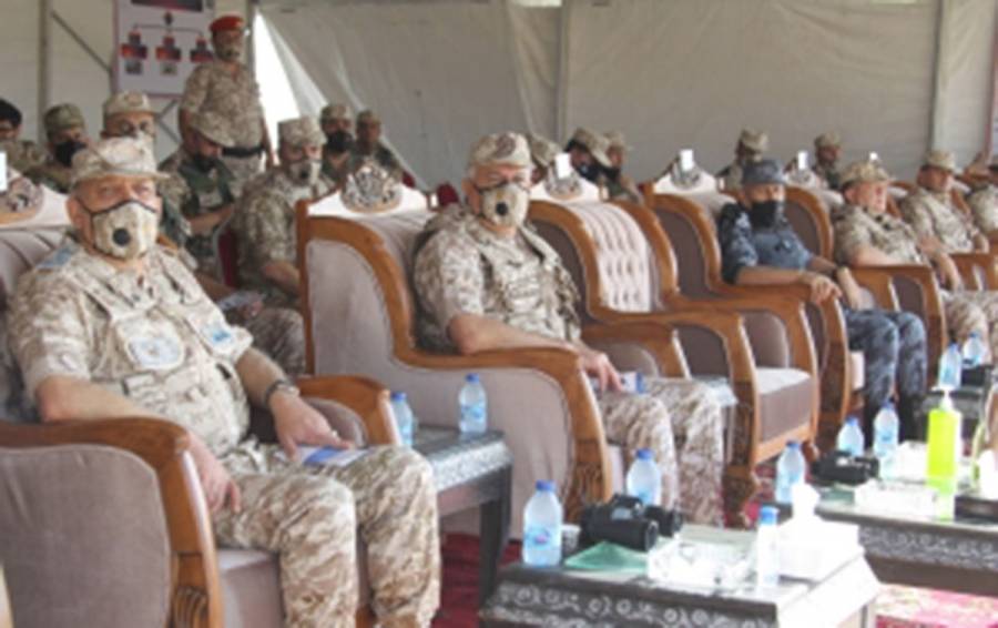 رئيس هيئة الأركان المشتركة يتابع تمريناً تعبوياً لسلاح المدفعية الملكي