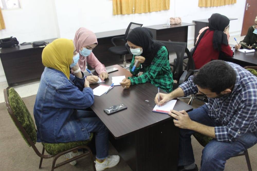 تنفيذ جملة من التدريبات لمُحاكاة عملية الاقتراع لمشروع صوتك بكرا يفرق في عدد من المراكز الشبابية