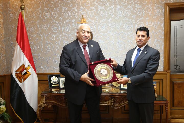 مصر : وزير الشباب ورئيس جامعة مدينة السادات يناقشان التعاون في الأنشطة والفعاليات الرياضية