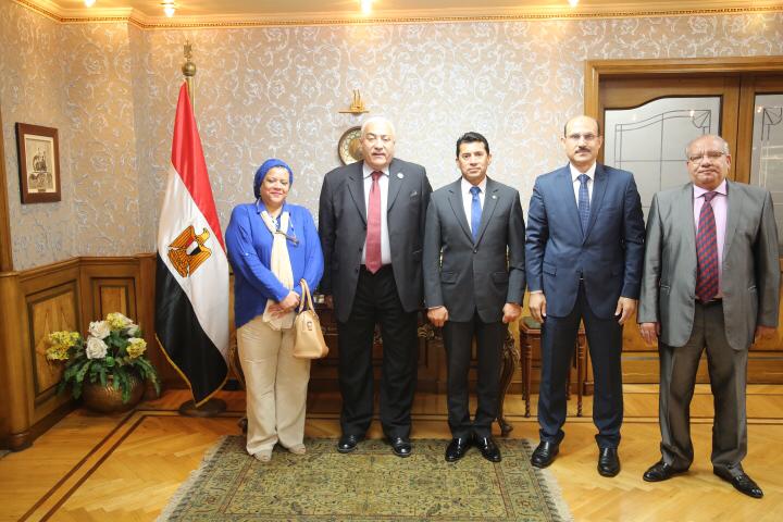 مصر : وزير الشباب ورئيس جامعة مدينة السادات يناقشان التعاون في الأنشطة والفعاليات الرياضية