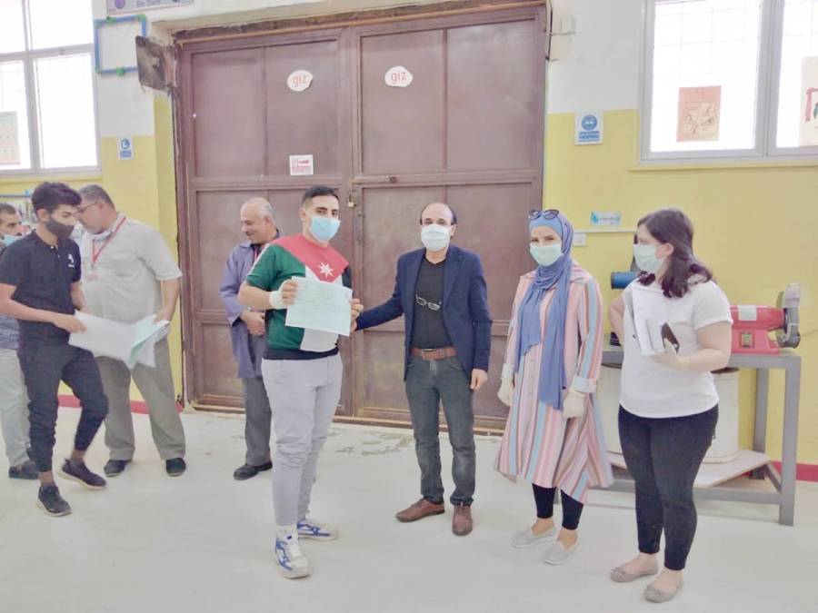 اختتام دورة رفع الكفاءة في التمديدات الصحية في معهد التدريب المهني المفرق