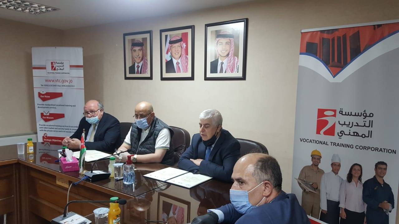 اتفاقية بين مؤسسة لتدريب المهني ومركز تدريب المقاولين لتدريب وتشغيل الشباب في مهن قطاع المقاولات   