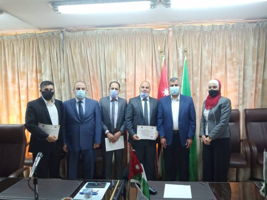 الوطني للبحوث الزراعية والعلوم والتكنولوجيا يحصدان الجائزة الاولى في مجال الامن الغذائي العربي