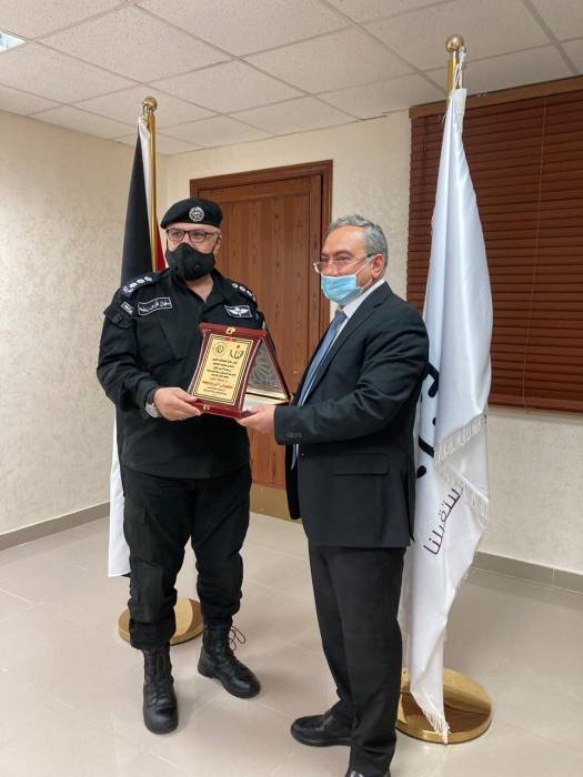 وزير الشباب يكرم الأجهزة الأمنية والعسكرية في محافظة مأدبا