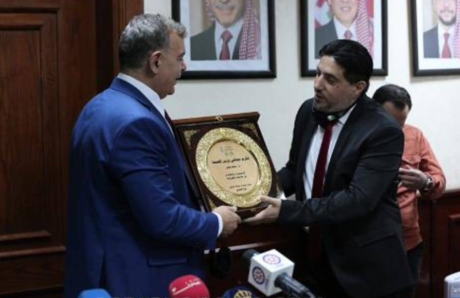 جابر : وزارة الصحة استطاعت التعامل مع الجائحة بتوفير الامكانات اللوجستية والخبرات وتوفير الاجهزة الطبية