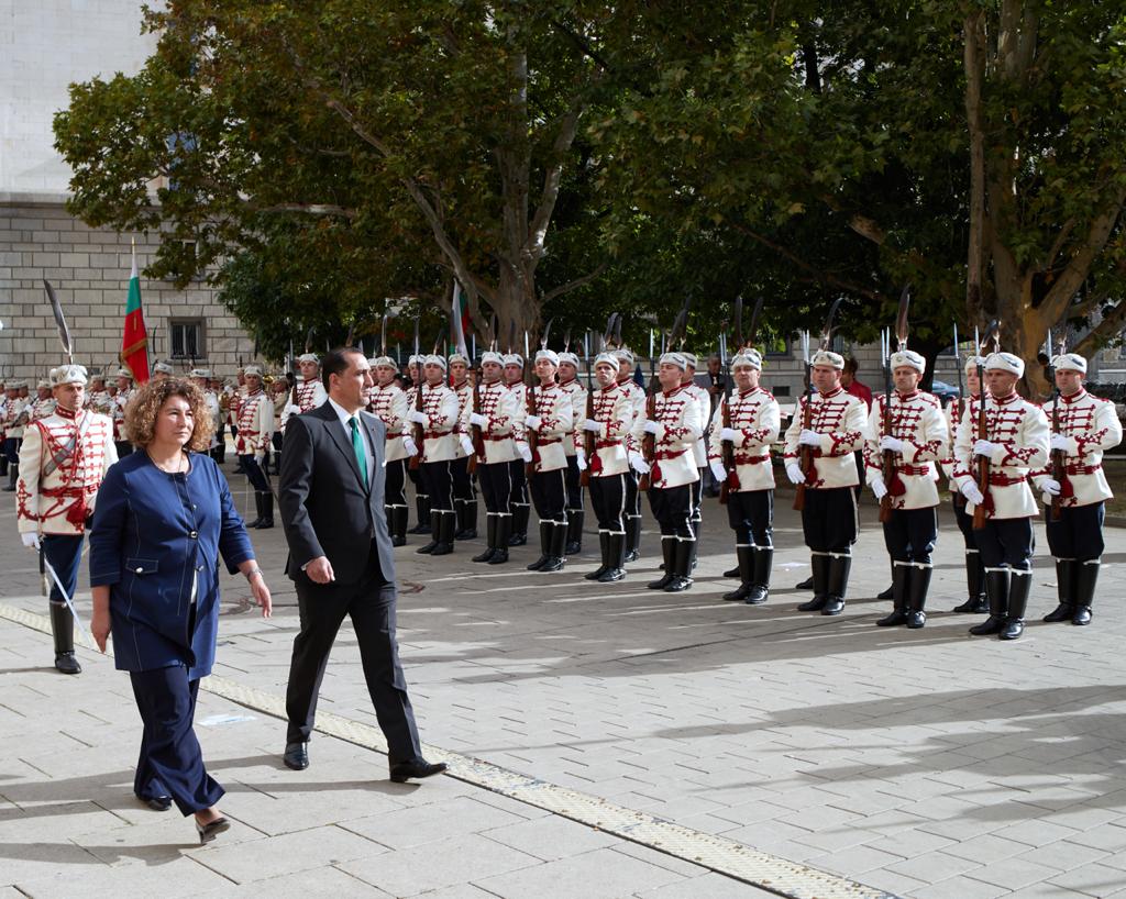 السفير القضاة يقدم اوراق اعتماده الى رئيس جمهورية بلغاريا