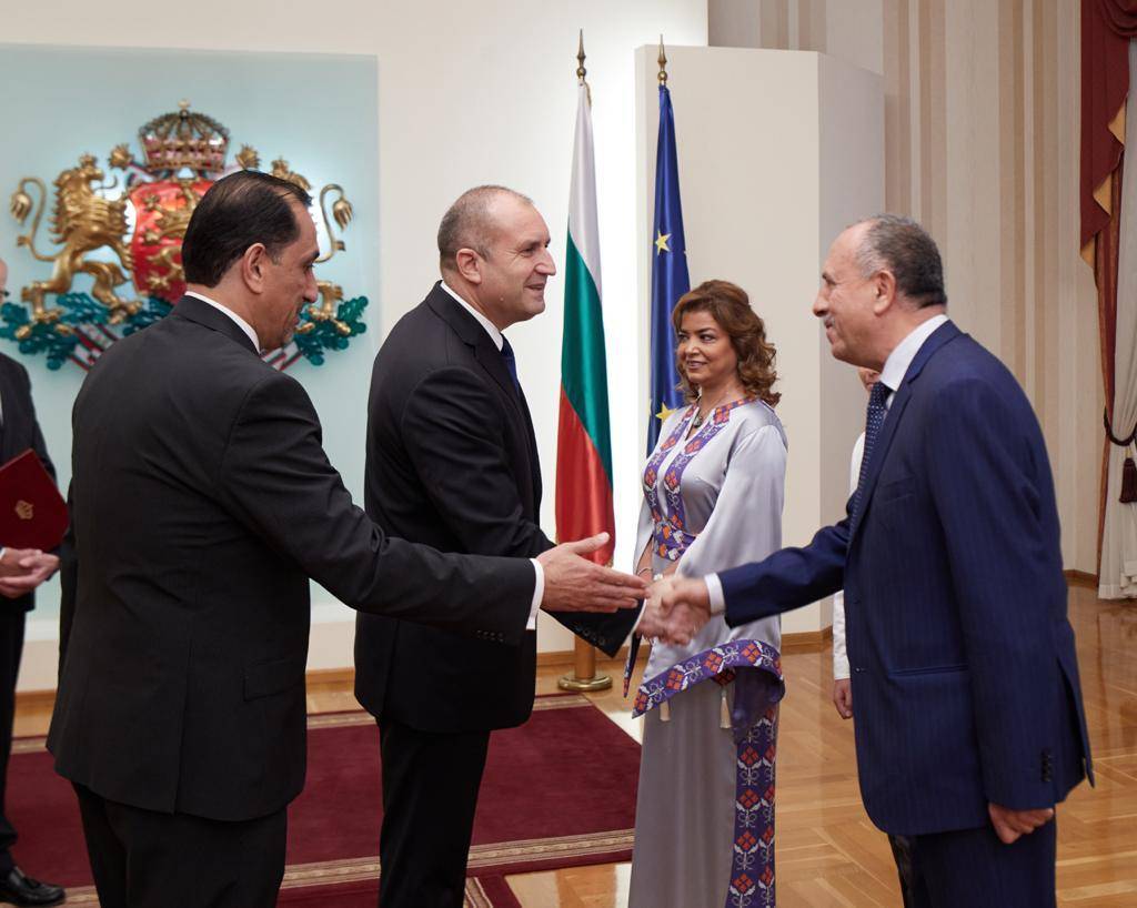 السفير القضاة يقدم اوراق اعتماده الى رئيس جمهورية بلغاريا