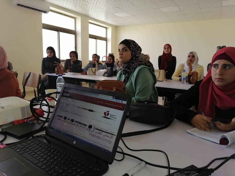 تدرب لتنفذ حياة  دورة تدريبية في جامعة جدارا للمشاركين في برنامج خدمة وطن