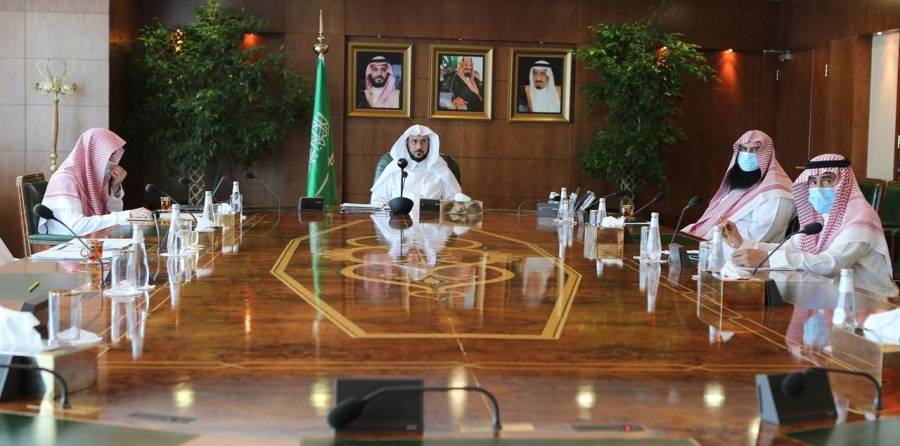 وزير الشؤون الإسلامية السعودي د. عبداللطيف آل الشيخ يطمئن على جاهزيّة الوزارة لاستقبال المعتمرين
