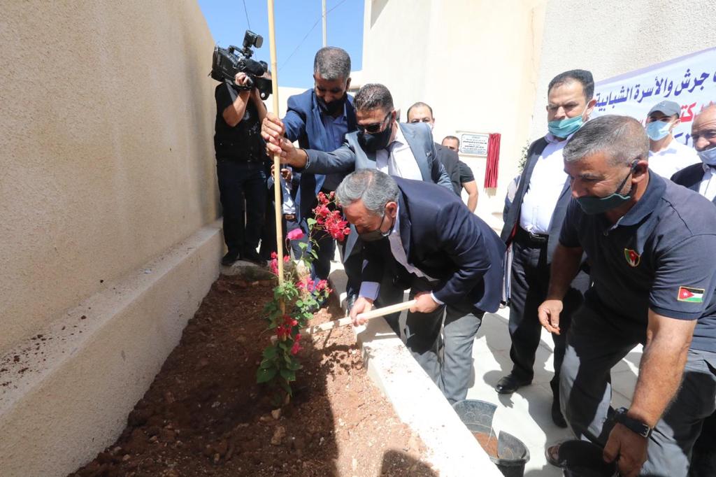 وزير الشباب يفتتح مركزي شباب بُرما وكفرخل في محافظة جرش