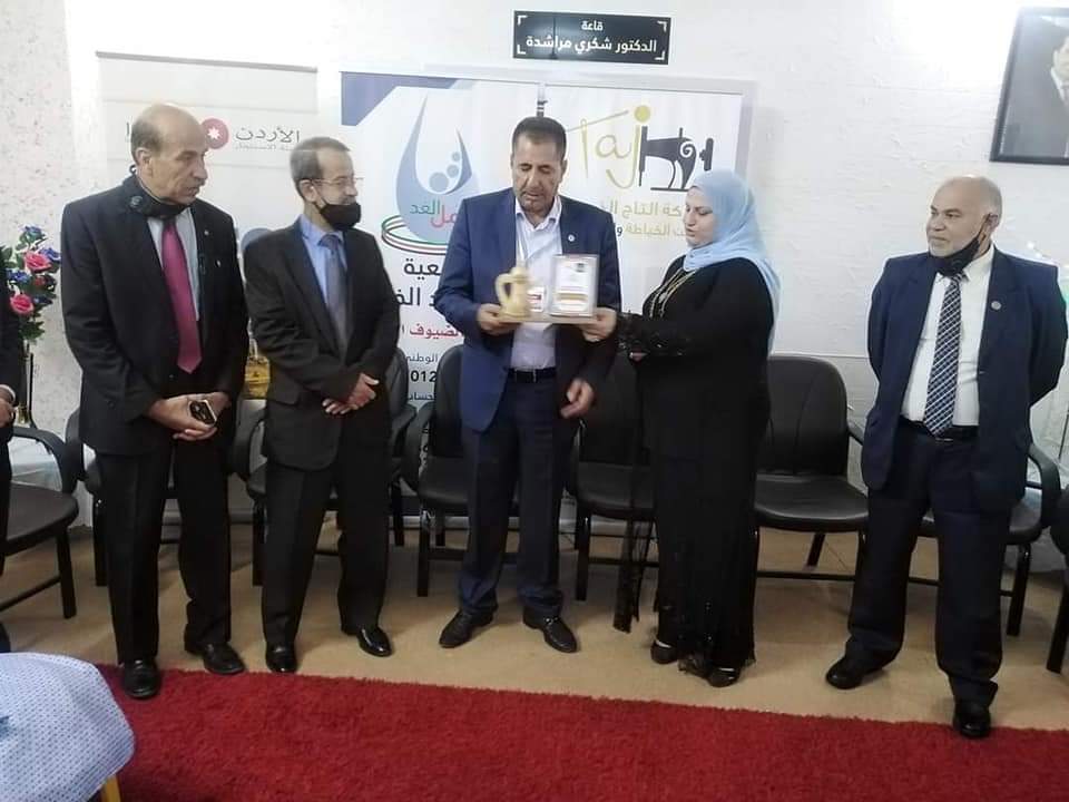 المراشده يرعى حفل تخريج دورة الخياطة للسيدات التي نظمتها جمعية أمل الغد