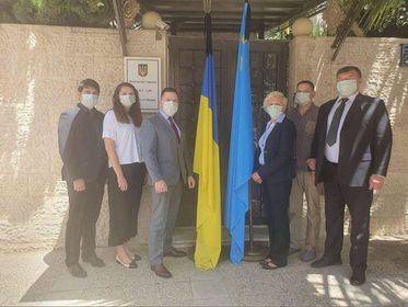 السفارة الاوكرانية في الأردن تحيي ذكرى ضحايا الإبادة الجماعية لتتار القرم التي وقعت في 1851944