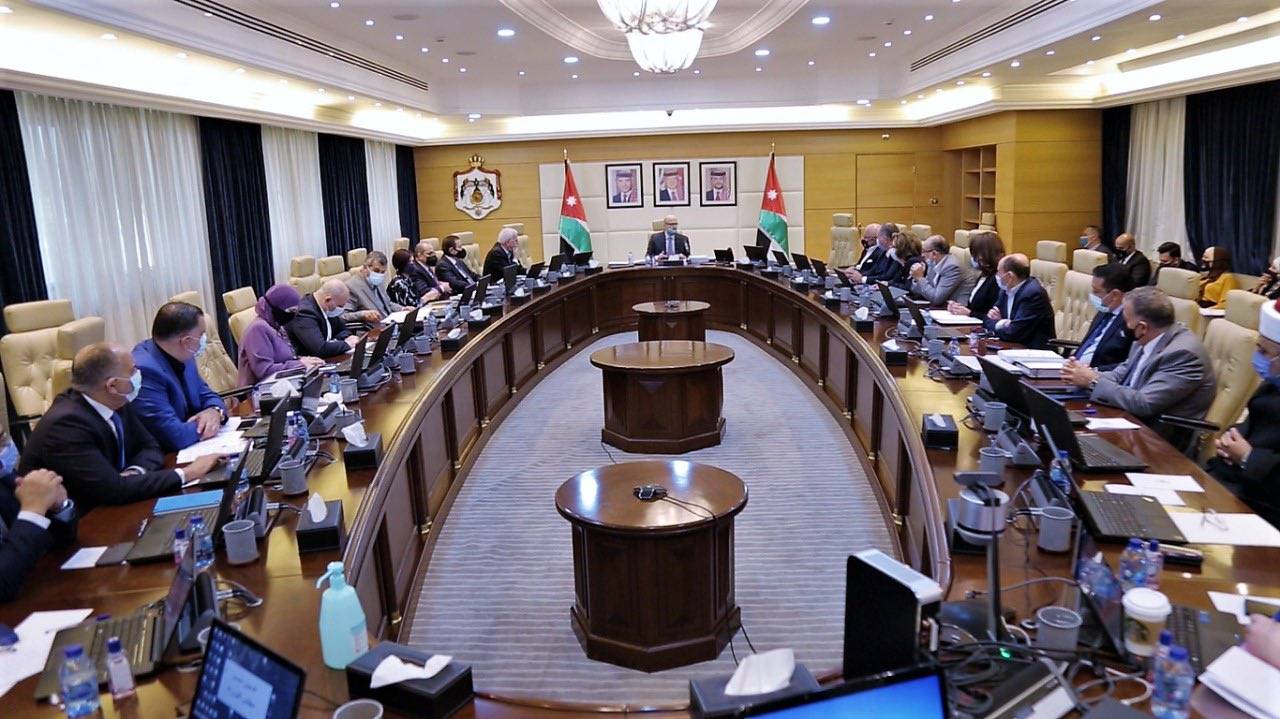 الدكتور عمر الرزّاز يترأس الجلسة الأولى لحكومة تصريف الأعمال