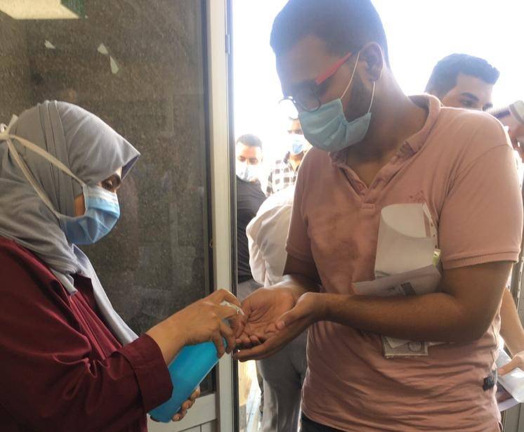  الجامعة المصرية الروسية تبدأ الكشف الطبى على الطلاب المحولين والمستجدين.. تعرف على الإجراءات بالصور 
