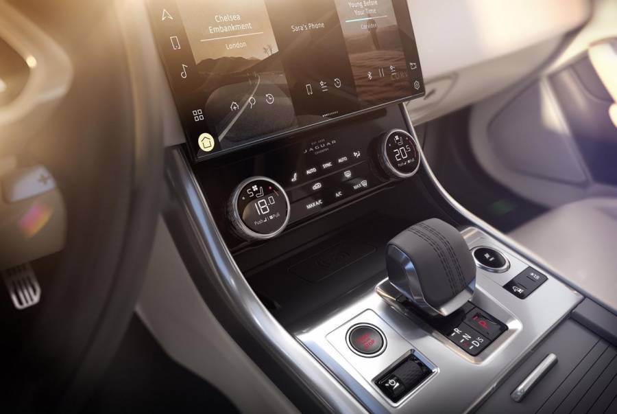 جاكوار XF الجديدة: جميلة، فاخرة، متصلة