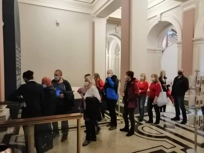 عشرون الف زائر يشاهدون معرض ( ملوك الشمس ) بالعاصمة التشيكية براغ