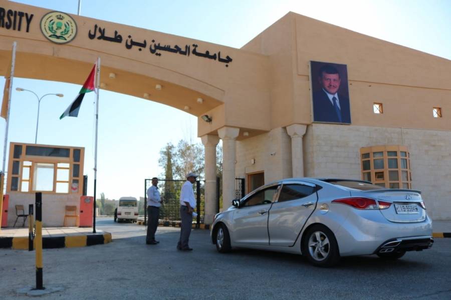 السماح لجامعة الحسين بن طلال بقبول الطلبة الاردنيين الحاصلين على التوجيهي الأردني او مايعادله للعام الحالي أو السنوات السابقة قبولاً مباشرا