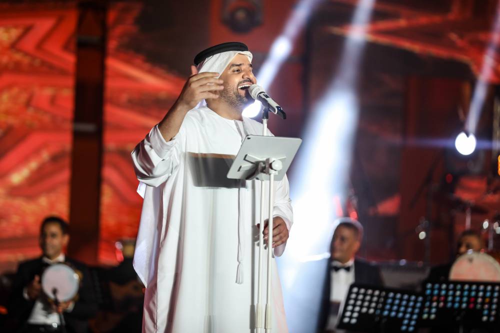 حسين الجسمي يشارك مصر إحتفالاتها بانتصارات أكتوبر الـ47 في مدينة الجلاله)..
