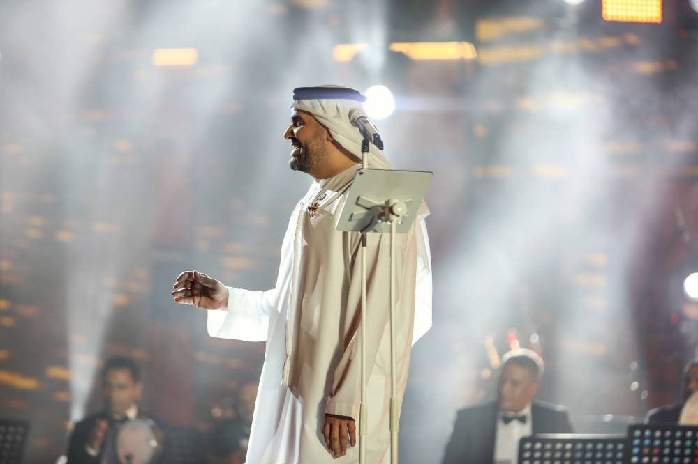 حسين الجسمي يشارك مصر إحتفالاتها بانتصارات أكتوبر الـ47 في مدينة الجلاله)..