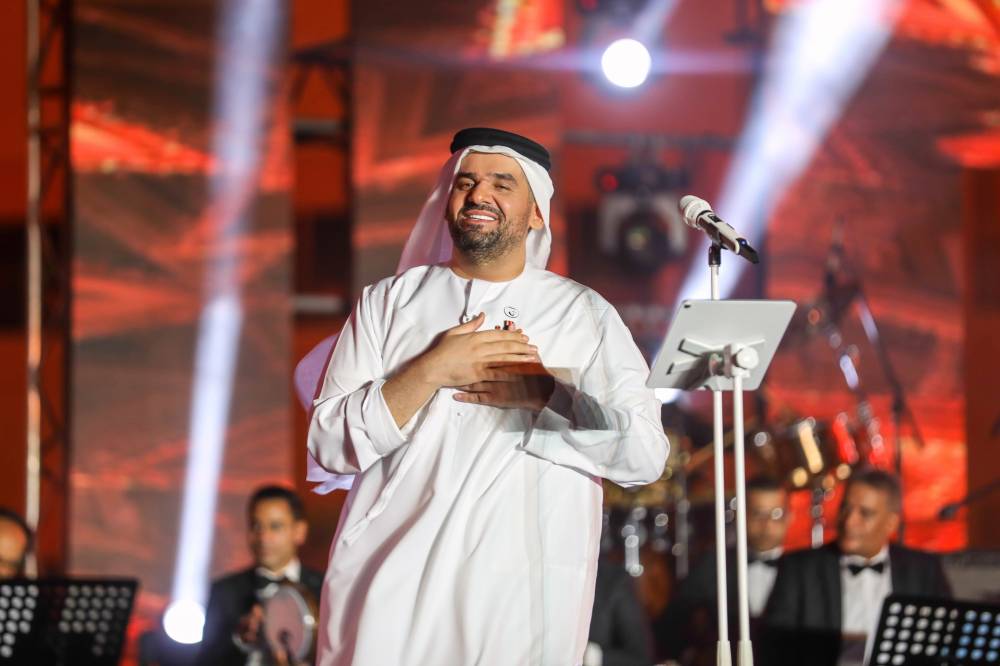حسين الجسمي يشارك مصر إحتفالاتها بانتصارات أكتوبر الـ47 في مدينة الجلاله)..