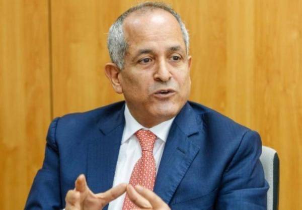 العايد: الحكومة تقيّم أشكال الحظر المطبقة وستعلن قراراتها قريباً