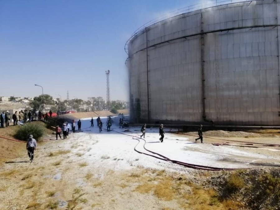 السيطرة على حريق مصفاة البترول في الزرقاء، ولم تسجل أي إصابة ... صور